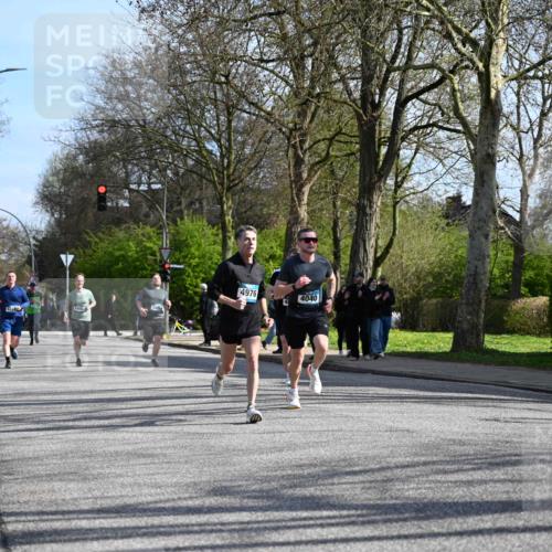 12.04.2026 - 45. Internationalen Wilhelmsburger Insellauf J. Mangold http://msf.ph/oto/9459235 12.04.2026 10:39:25 Ziel 4608, 2878, 3110, 4040, 4325, 4871, 4393, 4976, 3043, 5405, 5331, 2521, 2953, 4522, 3442, 5688, 3834, 4629, 4401, 2100 meine-sportfotos.de