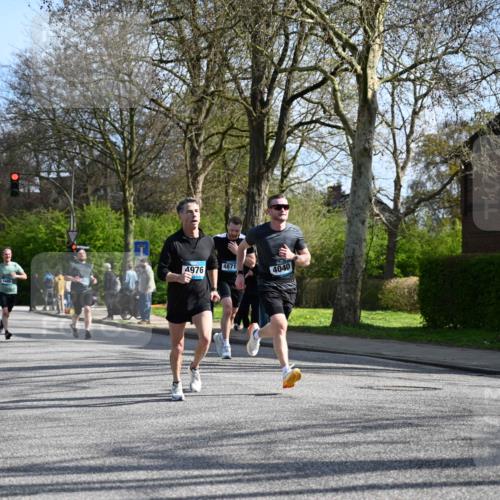 12.04.2026 - 45. Internationalen Wilhelmsburger Insellauf J. Mangold http://msf.ph/oto/9459245 12.04.2026 10:39:25 Ziel 4608, 2878, 3110, 4040, 4325, 4871, 4393, 4976, 3043, 5405, 5331, 2521, 2953, 4522, 3442, 5688, 3834, 4629, 4401, 2100 meine-sportfotos.de