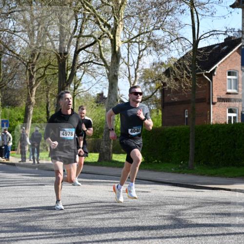 12.04.2026 - 45. Internationalen Wilhelmsburger Insellauf J. Mangold http://msf.ph/oto/9459256 12.04.2026 10:39:26 Ziel 4608, 2878, 3110, 4040, 4325, 4871, 4393, 4976, 3043, 5405, 5331, 2521, 2953, 4522, 4522, 3442, 5688, 3834, 4629, 4401, 2100 meine-sportfotos.de