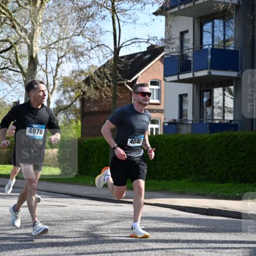 12.04.2026 - 45. Internationalen Wilhelmsburger Insellauf J. Mangold http://msf.ph/oto/9459265 12.04.2026 10:39:26 Ziel 4608, 2878, 3110, 4040, 4325, 4871, 4393, 4976, 3043, 5405, 5331, 2521, 2953, 4522, 4522, 3442, 5688, 3834, 4629, 4401, 2100 meine-sportfotos.de