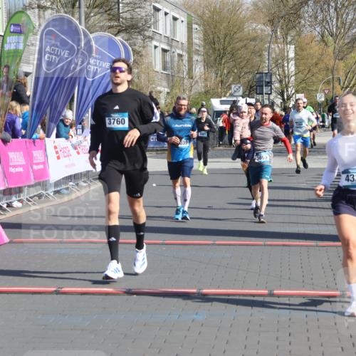 12.04.2026 - 45. Internationalen Wilhelmsburger Insellauf Strokosch-Dieckow http://msf.ph/oto/9459269 12.04.2026 10:49:14 Ziel 4336, 3760, 3695, 5039, 2672 meine-sportfotos.de