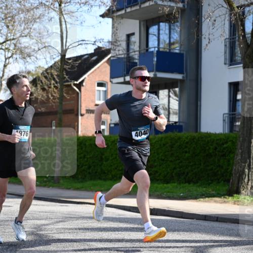 12.04.2026 - 45. Internationalen Wilhelmsburger Insellauf J. Mangold http://msf.ph/oto/9459271 12.04.2026 10:39:26 Ziel 4608, 2878, 3110, 4040, 4325, 4871, 4393, 4976, 3043, 5405, 5331, 2521, 2953, 4522, 4522, 3442, 5688, 3834, 4629, 4401, 2100 meine-sportfotos.de