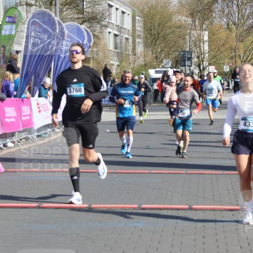 12.04.2026 - 45. Internationalen Wilhelmsburger Insellauf Strokosch-Dieckow http://msf.ph/oto/9459285 12.04.2026 10:49:14 Ziel 4336, 3760, 3695, 5039, 2672 meine-sportfotos.de