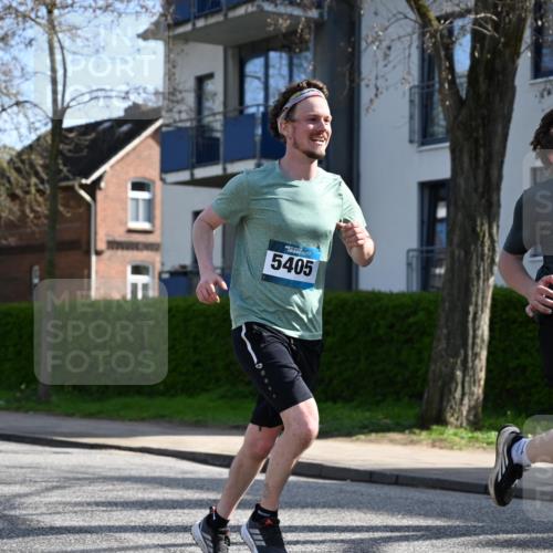 12.04.2026 - 45. Internationalen Wilhelmsburger Insellauf J. Mangold http://msf.ph/oto/9459296 12.04.2026 10:39:30 Ziel 3110, 4040, 4325, 4871, 4393, 4976, 3043, 5405, 5331, 2521, 2953, 4522, 3442, 5688, 3834, 4629, 4401, 2100, 4490, 3781, 3785 meine-sportfotos.de