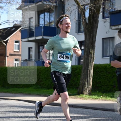 12.04.2026 - 45. Internationalen Wilhelmsburger Insellauf J. Mangold http://msf.ph/oto/9459297 12.04.2026 10:39:30 Ziel 3110, 4040, 4325, 4871, 4393, 4976, 3043, 5405, 5331, 2521, 2953, 4522, 3442, 5688, 3834, 4629, 4401, 2100, 4490, 3781, 3785 meine-sportfotos.de