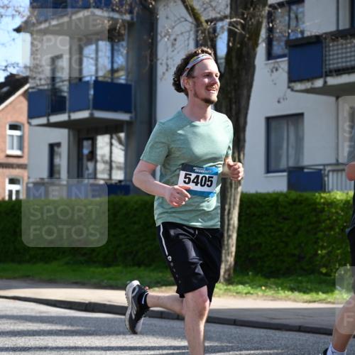 12.04.2026 - 45. Internationalen Wilhelmsburger Insellauf J. Mangold http://msf.ph/oto/9459298 12.04.2026 10:39:31 Ziel 3110, 4040, 4325, 4871, 4393, 4976, 3043, 5405, 5331, 2521, 2953, 4522, 3442, 3442, 5688, 3834, 4629, 4401, 2100, 4490, 3781, 3785 meine-sportfotos.de