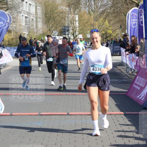 12.04.2026 - 45. Internationalen Wilhelmsburger Insellauf Strokosch-Dieckow http://msf.ph/oto/9459320 12.04.2026 10:49:15 Ziel 4336, 3760, 3695, 5039, 2672, 4789 meine-sportfotos.de