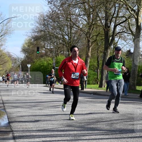 12.04.2026 - 45. Internationalen Wilhelmsburger Insellauf J. Mangold http://msf.ph/oto/9459322 12.04.2026 10:39:35 Ziel 4976, 3043, 5405, 5331, 2521, 2953, 4522, 3442, 5688, 3834, 4629, 4401, 2100, 4490, 3781, 3785, 2711 meine-sportfotos.de
