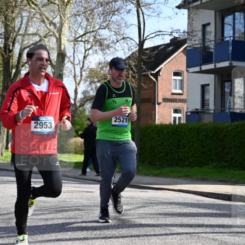 12.04.2026 - 45. Internationalen Wilhelmsburger Insellauf J. Mangold http://msf.ph/oto/9459333 12.04.2026 10:39:36 Ziel 3043, 5405, 5331, 2521, 2953, 4522, 3442, 5688, 3834, 4629, 4401, 2100, 4490, 3781, 3785, 2711 meine-sportfotos.de