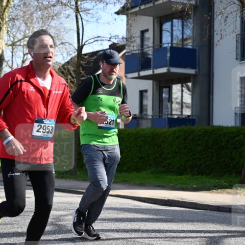 12.04.2026 - 45. Internationalen Wilhelmsburger Insellauf J. Mangold http://msf.ph/oto/9459339 12.04.2026 10:39:37 Ziel 3043, 5405, 5331, 2521, 2953, 4522, 3442, 5688, 3834, 4629, 4401, 2100, 4490, 3781, 3785, 2711 meine-sportfotos.de