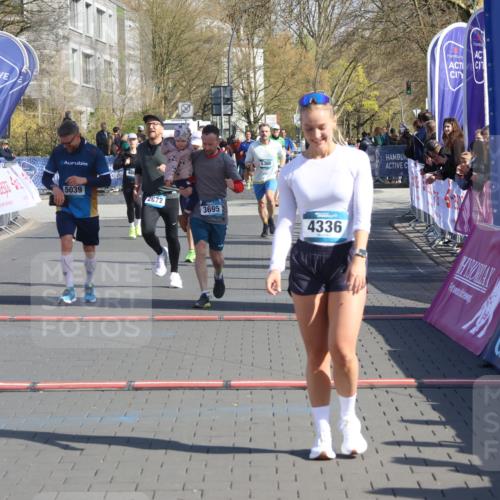 12.04.2026 - 45. Internationalen Wilhelmsburger Insellauf Strokosch-Dieckow http://msf.ph/oto/9459340 12.04.2026 10:49:15 Ziel 4336, 3760, 3695, 5039, 2672, 4789 meine-sportfotos.de