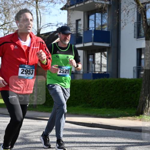 12.04.2026 - 45. Internationalen Wilhelmsburger Insellauf J. Mangold http://msf.ph/oto/9459341 12.04.2026 10:39:37 Ziel 3043, 5405, 5331, 2521, 2953, 4522, 3442, 5688, 3834, 4629, 4401, 2100, 4490, 3781, 3785, 2711 meine-sportfotos.de