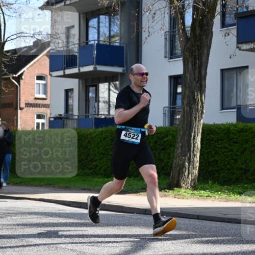 12.04.2026 - 45. Internationalen Wilhelmsburger Insellauf J. Mangold http://msf.ph/oto/9459350 12.04.2026 10:39:41 Ziel 5331, 2521, 2953, 4522, 3442, 5688, 3834, 4629, 4401, 4401, 2100, 4490, 3781, 3785, 2711, 3144 meine-sportfotos.de