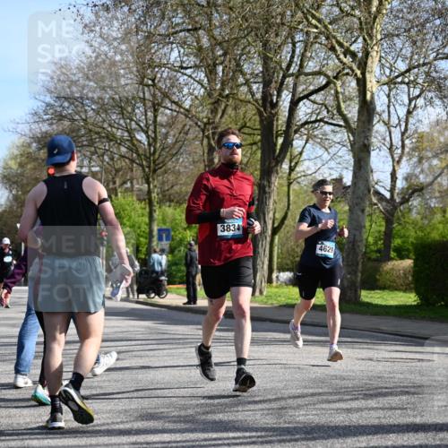 12.04.2026 - 45. Internationalen Wilhelmsburger Insellauf J. Mangold http://msf.ph/oto/9459392 12.04.2026 10:39:48 Ziel 2953, 4522, 3442, 5688, 3834, 4629, 4401, 2100, 4490, 3781, 3785, 2711, 3144, 5606, 3702, 4907, 2525, 3677, 2379 meine-sportfotos.de