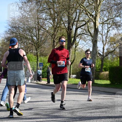12.04.2026 - 45. Internationalen Wilhelmsburger Insellauf J. Mangold http://msf.ph/oto/9459393 12.04.2026 10:39:48 Ziel 2953, 4522, 3442, 5688, 3834, 4629, 4401, 2100, 4490, 3781, 3785, 2711, 3144, 5606, 3702, 4907, 2525, 3677, 2379 meine-sportfotos.de