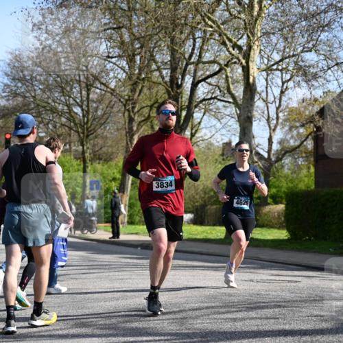 12.04.2026 - 45. Internationalen Wilhelmsburger Insellauf J. Mangold http://msf.ph/oto/9459398 12.04.2026 10:39:48 Ziel 2953, 4522, 3442, 5688, 3834, 4629, 4401, 2100, 4490, 3781, 3785, 2711, 3144, 5606, 3702, 4907, 2525, 3677, 2379 meine-sportfotos.de