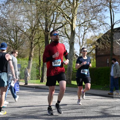 12.04.2026 - 45. Internationalen Wilhelmsburger Insellauf J. Mangold http://msf.ph/oto/9459402 12.04.2026 10:39:49 Ziel 4522, 3442, 5688, 3834, 4629, 4401, 2100, 4490, 3781, 3785, 2711, 3144, 5606, 3702, 4907, 2525, 3677, 2379 meine-sportfotos.de
