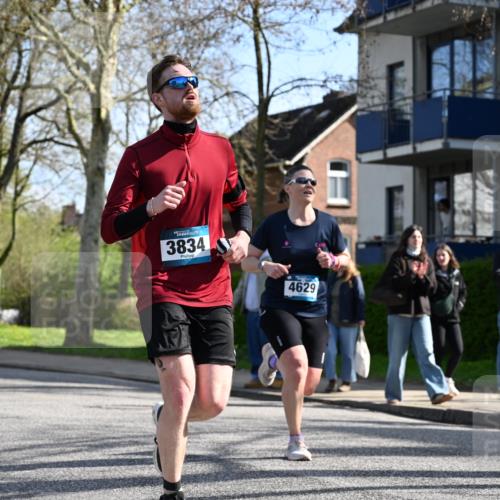 12.04.2026 - 45. Internationalen Wilhelmsburger Insellauf J. Mangold http://msf.ph/oto/9459409 12.04.2026 10:39:49 Ziel 4522, 3442, 5688, 3834, 4629, 4401, 2100, 4490, 3781, 3785, 2711, 3144, 5606, 3702, 4907, 2525, 3677, 2379 meine-sportfotos.de