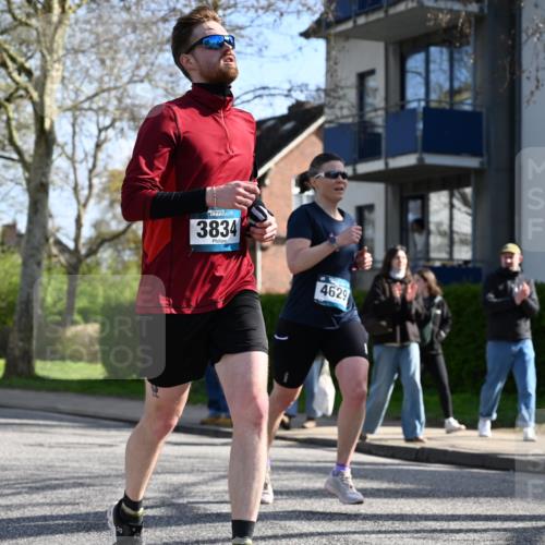 12.04.2026 - 45. Internationalen Wilhelmsburger Insellauf J. Mangold http://msf.ph/oto/9459412 12.04.2026 10:39:50 Ziel 4522, 3442, 5688, 3834, 4629, 4401, 2100, 4490, 3781, 3785, 2711, 3144, 5606, 3702, 4907, 2525, 3677, 2379 meine-sportfotos.de