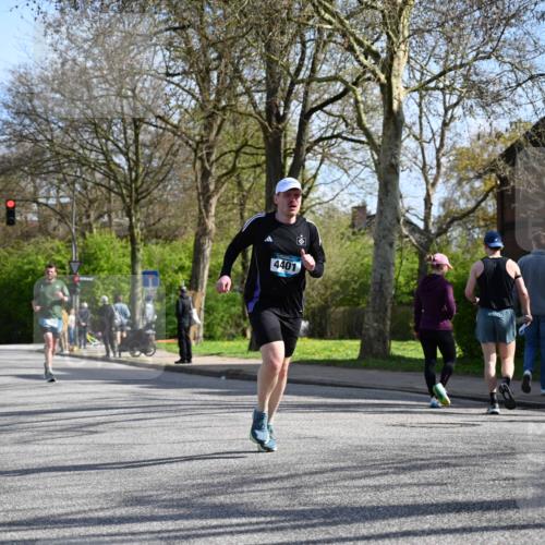 12.04.2026 - 45. Internationalen Wilhelmsburger Insellauf J. Mangold http://msf.ph/oto/9459416 12.04.2026 10:39:55 Ziel 3442, 5688, 3834, 4629, 4401, 2100, 4490, 3781, 3785, 2711, 3144, 5606, 3702, 4907, 2525, 3677, 2379 meine-sportfotos.de