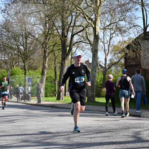 12.04.2026 - 45. Internationalen Wilhelmsburger Insellauf J. Mangold http://msf.ph/oto/9459422 12.04.2026 10:39:55 Ziel 3442, 5688, 3834, 4629, 4401, 2100, 4490, 3781, 3785, 2711, 3144, 5606, 3702, 4907, 2525, 3677, 2379 meine-sportfotos.de