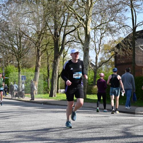 12.04.2026 - 45. Internationalen Wilhelmsburger Insellauf J. Mangold http://msf.ph/oto/9459423 12.04.2026 10:39:55 Ziel 3442, 5688, 3834, 4629, 4401, 2100, 4490, 3781, 3785, 2711, 3144, 5606, 3702, 4907, 2525, 3677, 2379 meine-sportfotos.de