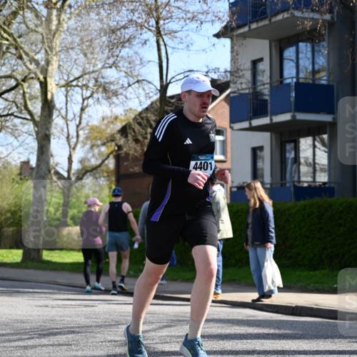 12.04.2026 - 45. Internationalen Wilhelmsburger Insellauf J. Mangold http://msf.ph/oto/9459437 12.04.2026 10:39:56 Ziel 3442, 5688, 3834, 4629, 4401, 2100, 4490, 3781, 3785, 2711, 3144, 5606, 5606, 3702, 4907, 2525, 3677, 2379 meine-sportfotos.de