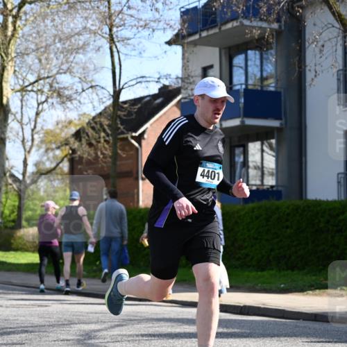 12.04.2026 - 45. Internationalen Wilhelmsburger Insellauf J. Mangold http://msf.ph/oto/9459440 12.04.2026 10:39:56 Ziel 3442, 5688, 3834, 4629, 4401, 2100, 4490, 3781, 3785, 2711, 3144, 5606, 5606, 3702, 4907, 2525, 3677, 2379 meine-sportfotos.de