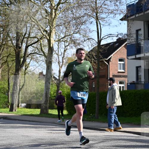 12.04.2026 - 45. Internationalen Wilhelmsburger Insellauf J. Mangold http://msf.ph/oto/9459447 12.04.2026 10:40:00 Ziel 4401, 2100, 4490, 3781, 3785, 2711, 3144, 5606, 3702, 4907, 2525, 3677, 2379, 3677, 2379, 3171 meine-sportfotos.de
