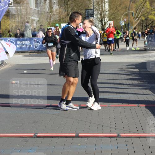12.04.2026 - 45. Internationalen Wilhelmsburger Insellauf Strokosch-Dieckow http://msf.ph/oto/9459451 12.04.2026 11:06:06 Ziel 3920, 2267, 2268, 2767 meine-sportfotos.de