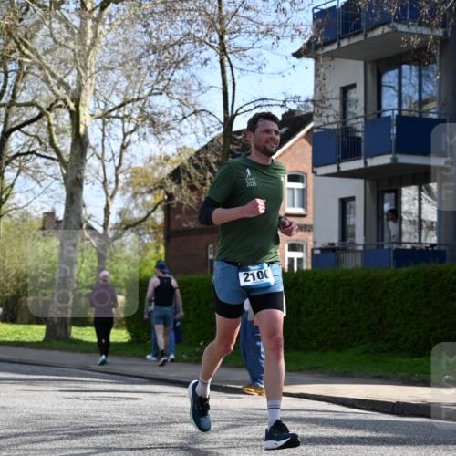 12.04.2026 - 45. Internationalen Wilhelmsburger Insellauf J. Mangold http://msf.ph/oto/9459454 12.04.2026 10:40:00 Ziel 4401, 2100, 4490, 3781, 3785, 2711, 3144, 5606, 3702, 4907, 2525, 3677, 2379, 3677, 2379, 3171 meine-sportfotos.de