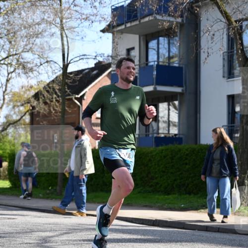 12.04.2026 - 45. Internationalen Wilhelmsburger Insellauf J. Mangold http://msf.ph/oto/9459458 12.04.2026 10:40:00 Ziel 4401, 2100, 4490, 3781, 3785, 2711, 3144, 5606, 3702, 4907, 2525, 3677, 2379, 3677, 2379, 3171 meine-sportfotos.de