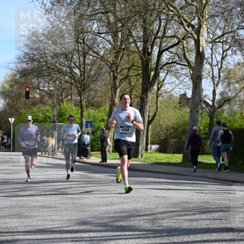 12.04.2026 - 45. Internationalen Wilhelmsburger Insellauf J. Mangold http://msf.ph/oto/9459464 12.04.2026 10:40:02 Ziel 4401, 2100, 4490, 3781, 3785, 2711, 3144, 5606, 3702, 4907, 2525, 3677, 2379, 3171, 5832, 4680 meine-sportfotos.de