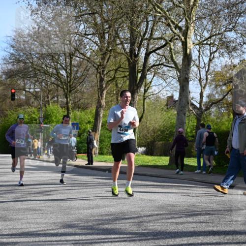 12.04.2026 - 45. Internationalen Wilhelmsburger Insellauf J. Mangold http://msf.ph/oto/9459469 12.04.2026 10:40:03 Ziel 4401, 2100, 4490, 3781, 3785, 2711, 3144, 5606, 3702, 4907, 2525, 3677, 2379, 3171, 5832, 4680, 4262, 2485, 2883 meine-sportfotos.de