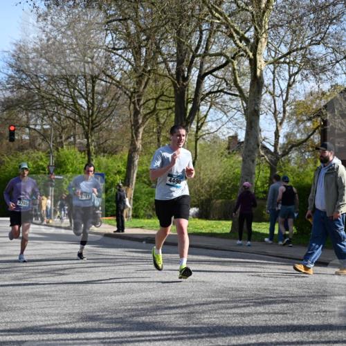 12.04.2026 - 45. Internationalen Wilhelmsburger Insellauf J. Mangold http://msf.ph/oto/9459470 12.04.2026 10:40:03 Ziel 4401, 2100, 4490, 3781, 3785, 2711, 3144, 5606, 3702, 4907, 2525, 3677, 2379, 3171, 5832, 4680, 4262, 2485, 2883 meine-sportfotos.de