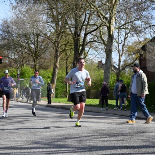 12.04.2026 - 45. Internationalen Wilhelmsburger Insellauf J. Mangold http://msf.ph/oto/9459475 12.04.2026 10:40:03 Ziel 4401, 2100, 4490, 3781, 3785, 2711, 3144, 5606, 3702, 4907, 2525, 3677, 2379, 3171, 5832, 4680, 4262, 2485, 2883 meine-sportfotos.de