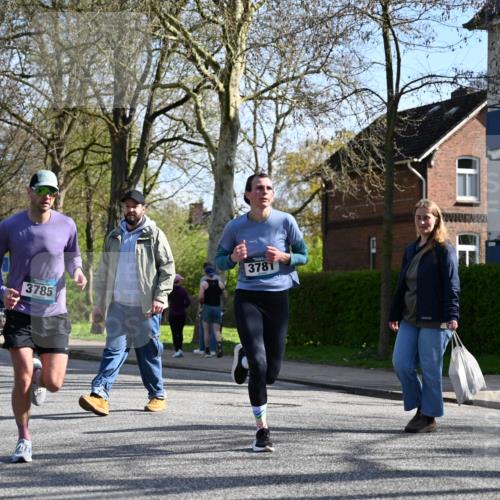 12.04.2026 - 45. Internationalen Wilhelmsburger Insellauf J. Mangold http://msf.ph/oto/9459495 12.04.2026 10:40:05 Ziel 4401, 2100, 4490, 3781, 3785, 2711, 3144, 3144, 5606, 3702, 4907, 2525, 3677, 2379, 3171, 5832, 4680, 4262, 2485, 2883 meine-sportfotos.de