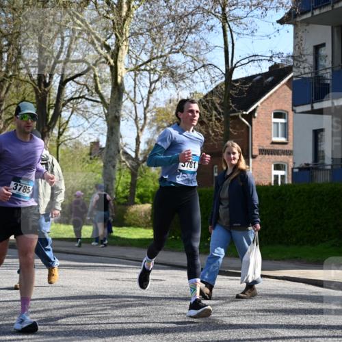 12.04.2026 - 45. Internationalen Wilhelmsburger Insellauf J. Mangold http://msf.ph/oto/9459500 12.04.2026 10:40:05 Ziel 4401, 2100, 4490, 3781, 3785, 2711, 3144, 3144, 5606, 3702, 4907, 2525, 3677, 2379, 3171, 5832, 4680, 4262, 2485, 2883 meine-sportfotos.de