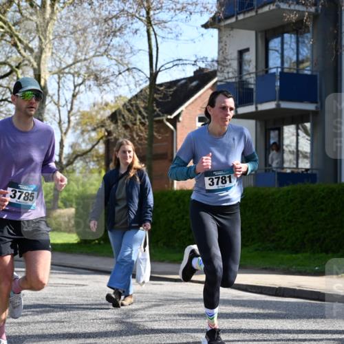 12.04.2026 - 45. Internationalen Wilhelmsburger Insellauf J. Mangold http://msf.ph/oto/9459509 12.04.2026 10:40:06 Ziel 4401, 2100, 4490, 3781, 3785, 2711, 3144, 5606, 3702, 4907, 2525, 3677, 2379, 3171, 5832, 4680, 4262, 2485, 2883, 4501 meine-sportfotos.de