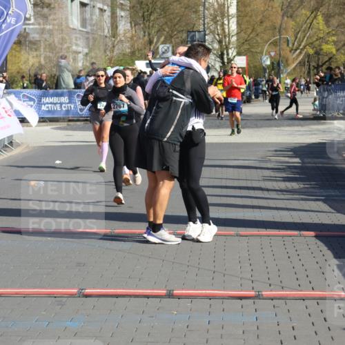 12.04.2026 - 45. Internationalen Wilhelmsburger Insellauf Strokosch-Dieckow http://msf.ph/oto/9459511 12.04.2026 11:06:07 Ziel 3920, 2267, 2268, 2767, 2481 meine-sportfotos.de