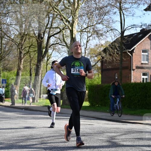 12.04.2026 - 45. Internationalen Wilhelmsburger Insellauf J. Mangold http://msf.ph/oto/9459516 12.04.2026 10:40:15 Ziel 4490, 3781, 3785, 2711, 3144, 5606, 3702, 4907, 2525, 3677, 2379, 3171, 5832, 4680, 4262, 2485, 2883, 4262, 2485, 2883, 4501, 2633, 2634, 3090, 4649, 4655, 3987, 3381, 3380, 4180, 4980, 5408 meine-sportfotos.de