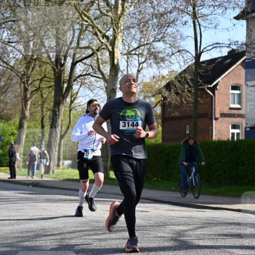 12.04.2026 - 45. Internationalen Wilhelmsburger Insellauf J. Mangold http://msf.ph/oto/9459520 12.04.2026 10:40:15 Ziel 4490, 3781, 3785, 2711, 3144, 5606, 3702, 4907, 2525, 3677, 2379, 3171, 5832, 4680, 4262, 2485, 2883, 4262, 2485, 2883, 4501, 2633, 2634, 3090, 4649, 4655, 3987, 3381, 3380, 4180, 4980, 5408 meine-sportfotos.de