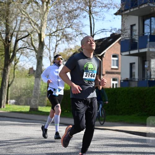 12.04.2026 - 45. Internationalen Wilhelmsburger Insellauf J. Mangold http://msf.ph/oto/9459527 12.04.2026 10:40:16 Ziel 4490, 3781, 3785, 2711, 3144, 5606, 3702, 4907, 2525, 3677, 2379, 3171, 5832, 4680, 4262, 2485, 2883, 4501, 2633, 2634, 3090, 4649, 4655, 3987, 3381, 3380, 4180, 4980, 5408, 2507 meine-sportfotos.de