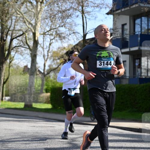 12.04.2026 - 45. Internationalen Wilhelmsburger Insellauf J. Mangold http://msf.ph/oto/9459532 12.04.2026 10:40:16 Ziel 4490, 3781, 3785, 2711, 3144, 5606, 3702, 4907, 2525, 3677, 2379, 3171, 5832, 4680, 4262, 2485, 2883, 4501, 2633, 2634, 3090, 4649, 4655, 3987, 3381, 3380, 4180, 4980, 5408, 2507 meine-sportfotos.de