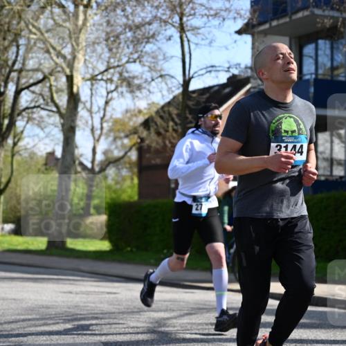 12.04.2026 - 45. Internationalen Wilhelmsburger Insellauf J. Mangold http://msf.ph/oto/9459535 12.04.2026 10:40:16 Ziel 4490, 3781, 3785, 2711, 3144, 5606, 3702, 4907, 2525, 3677, 2379, 3171, 5832, 4680, 4262, 2485, 2883, 4501, 2633, 2634, 3090, 4649, 4655, 3987, 3381, 3380, 4180, 4980, 5408, 2507 meine-sportfotos.de