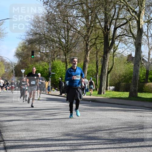 12.04.2026 - 45. Internationalen Wilhelmsburger Insellauf J. Mangold http://msf.ph/oto/9459546 12.04.2026 10:40:18 Ziel 2711, 3144, 5606, 3702, 4907, 2525, 3677, 2379, 3171, 5832, 4680, 4262, 2485, 2883, 4501, 4501, 2633, 2634, 3090, 4649, 4655, 3987, 3381, 3380, 4180, 4980, 5408, 2507, 2456, 2768 meine-sportfotos.de