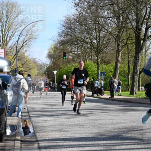 12.04.2026 - 45. Internationalen Wilhelmsburger Insellauf J. Mangold http://msf.ph/oto/9459557 12.04.2026 10:40:19 Ziel 2711, 3144, 5606, 3702, 4907, 2525, 3677, 2379, 3171, 5832, 4680, 4262, 2485, 2883, 4501, 2633, 2634, 3090, 4649, 4655, 3987, 3381, 3380, 4180, 4980, 5408, 2507, 2456, 2768 meine-sportfotos.de