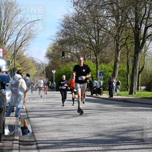 12.04.2026 - 45. Internationalen Wilhelmsburger Insellauf J. Mangold http://msf.ph/oto/9459559 12.04.2026 10:40:19 Ziel 2711, 3144, 5606, 3702, 4907, 2525, 3677, 2379, 3171, 5832, 4680, 4262, 2485, 2883, 4501, 2633, 2634, 3090, 4649, 4655, 3987, 3381, 3380, 4180, 4980, 5408, 2507, 2456, 2768 meine-sportfotos.de