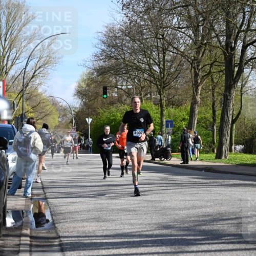 12.04.2026 - 45. Internationalen Wilhelmsburger Insellauf J. Mangold http://msf.ph/oto/9459560 12.04.2026 10:40:20 Ziel 2711, 3144, 5606, 3702, 4907, 2525, 3677, 2379, 3171, 5832, 4680, 4262, 2485, 2883, 4501, 2633, 2634, 3090, 2633, 2634, 3090, 4649, 4655, 3987, 3381, 3380, 4180, 4980, 5408, 2507, 2456, 2768, 3534 meine-sportfotos.de