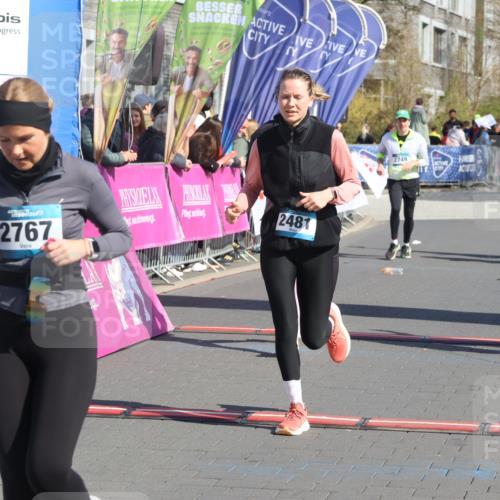 12.04.2026 - 45. Internationalen Wilhelmsburger Insellauf Strokosch-Dieckow http://msf.ph/oto/9459570 12.04.2026 11:06:11 Ziel 2268, 2767, 2481, 2449 meine-sportfotos.de